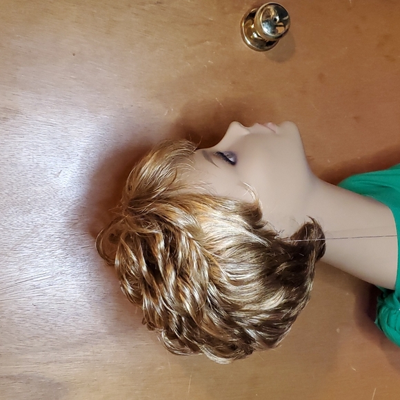Short Light Brown / Blonde Curly Wig - Picture 4 of 5